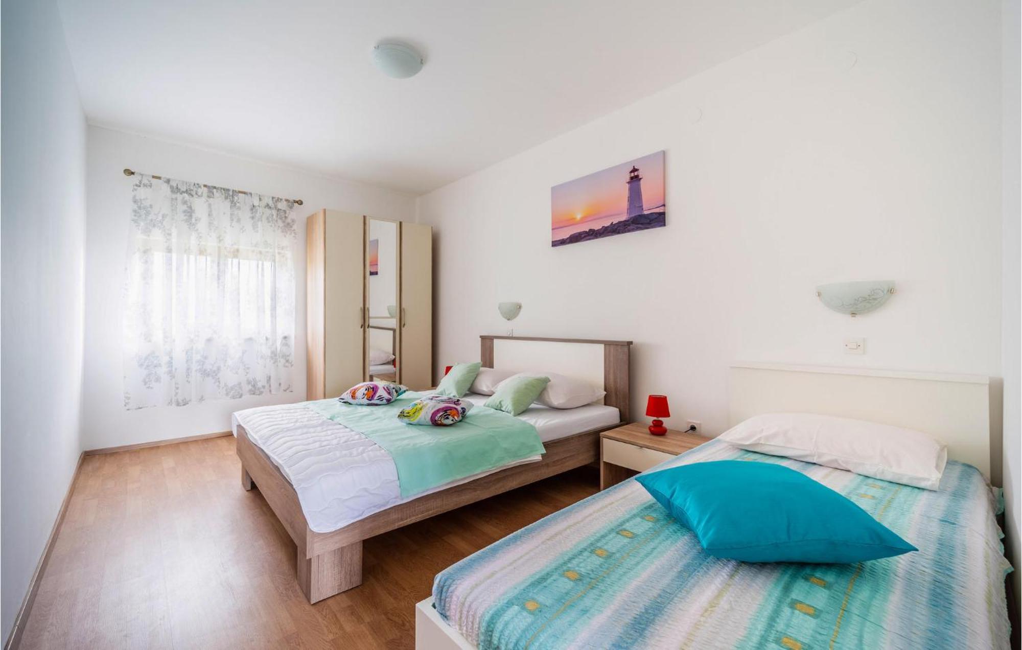 Amazing Apartment In Krnica With Kitchen Ngoại thất bức ảnh